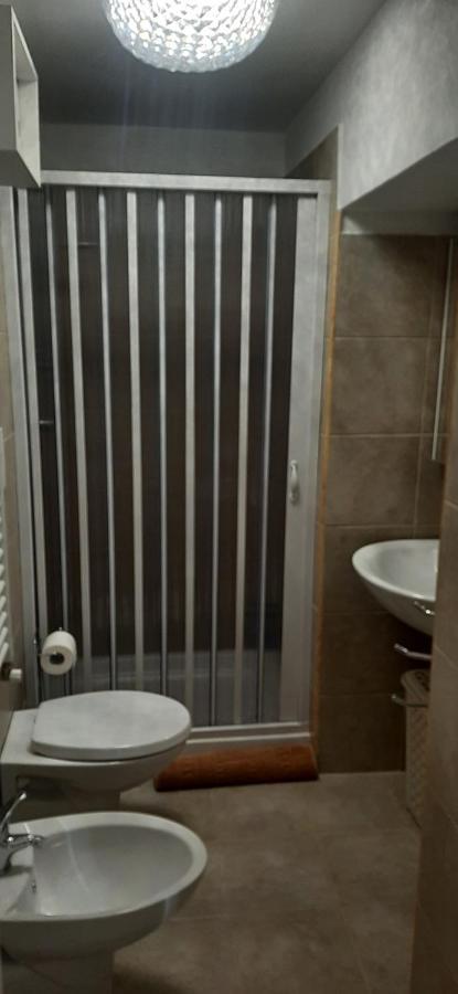 B&B La Maddalena 삼미첼디바리 외부 사진